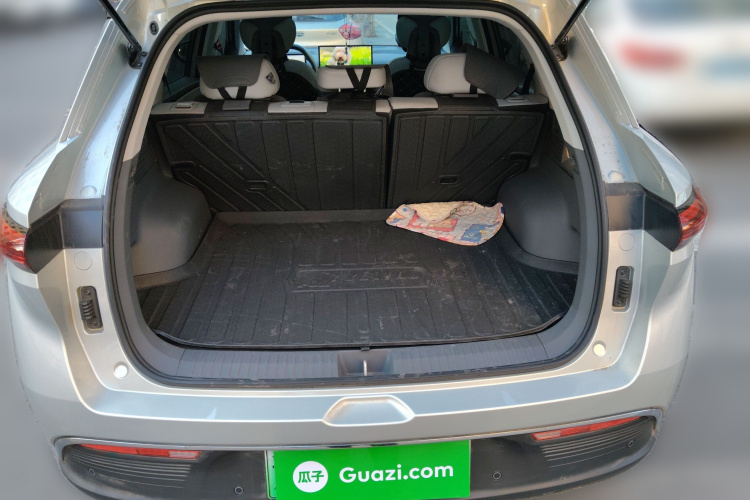 奔腾 悦意03 2025款 565km 乐享版中控内饰23