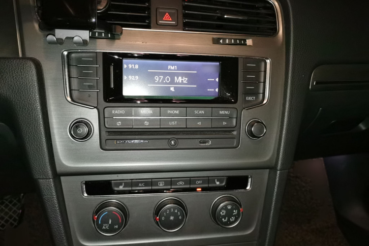 大众 高尔夫 2015款 1.4TSI 自动豪华型局部细节16