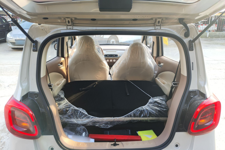 五菱汽车 宏光MINIEV 2025款 四门版 进阶款机舱底盘23