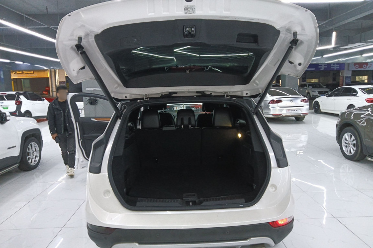 林肯MKC 2017款 2.0T 四驱尊雅版机舱底盘23