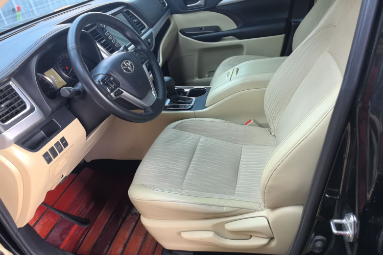 丰田 汉兰达 2018款 2.0T 四驱精英版 7座 国VI中控内饰19