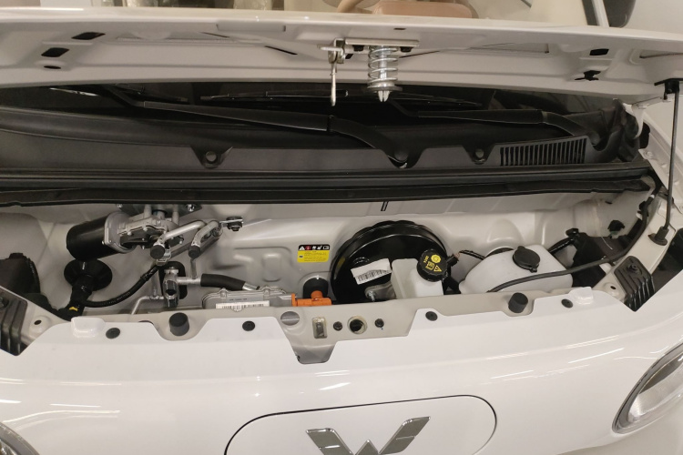 五菱汽车 宏光MINIEV 2024款 第三代 215km 青春版机舱底盘24