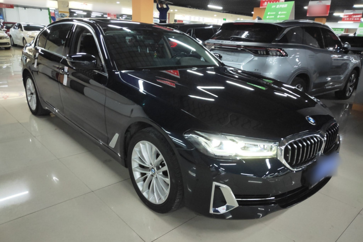 宝马5系 2022款 改款 525Li 豪华套装车身外观6002