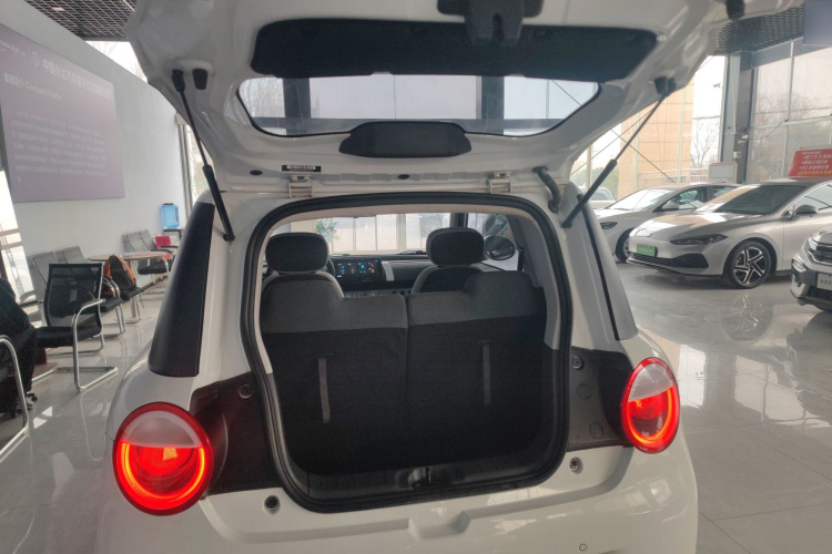 长安启源 长安Lumin 2022款 210km 香甜款机舱底盘23