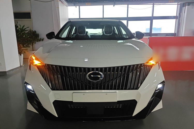 广汽传祺 传祺GS3 2026款 影速 270T 劲取版车身外观2