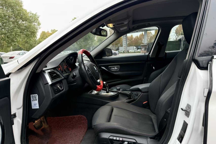 宝马3系GT 2018款 320i 时尚型车身外观6005