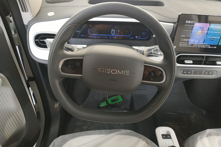 吉利银河 熊猫 2025款 210km 元气熊中控内饰13