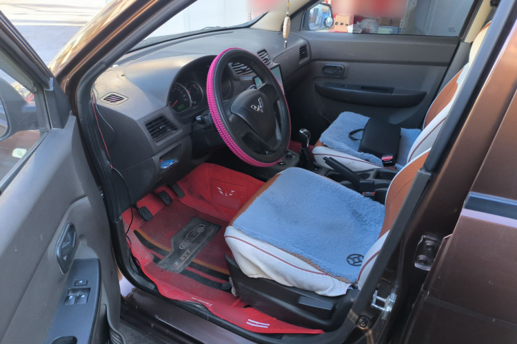 五菱汽车 五菱宏光 2015款 1.5L S 基本型国V中控内饰19