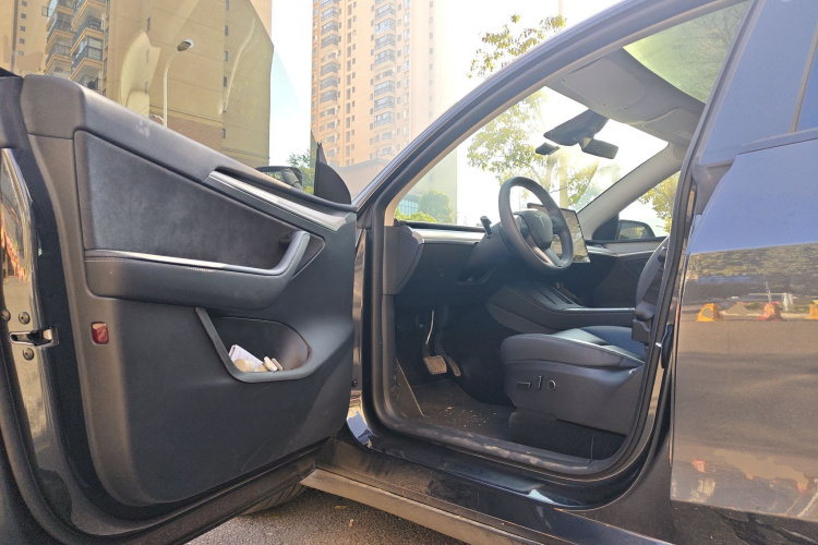 特斯拉 Model Y 2024款 后轮驱动版中控内饰20