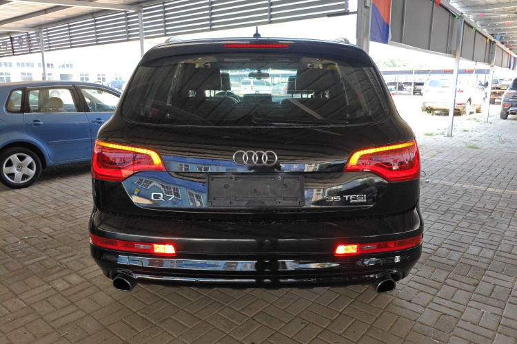 奥迪Q7 2015款 35 TFSI 进取型车身外观6004