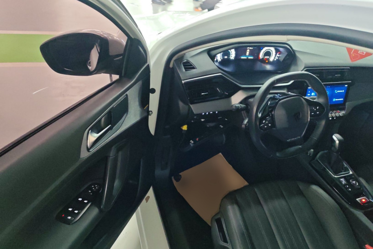 标致408 2022款 1.6T 进取版中控内饰20