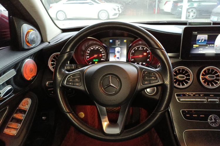 奔驰C级 2018款 C 200 L 运动版中控内饰13