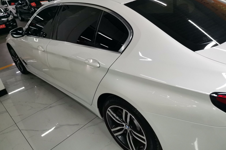宝马5系 2021款 530Li xDrive 豪华套装车身外观6003