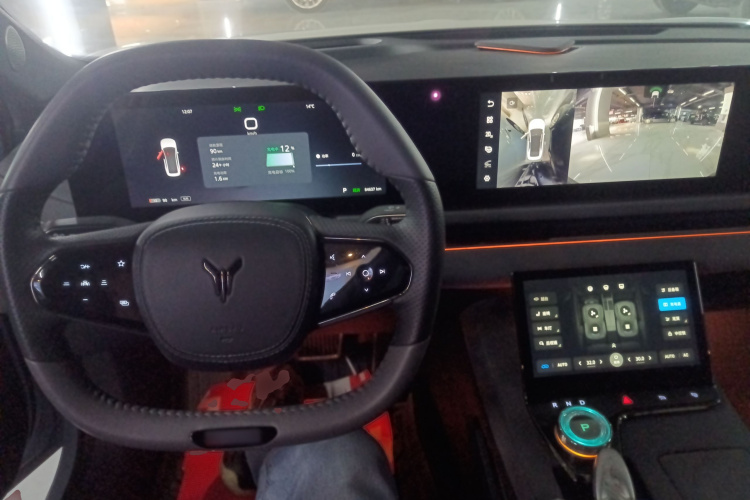 岚图汽车 岚图追光 2023款 四驱长续航版中控内饰7002