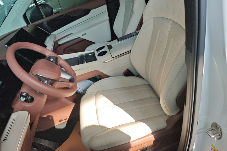 比亚迪 夏 2025款 DM-i 1.5T 180km 卓越型中控内饰19