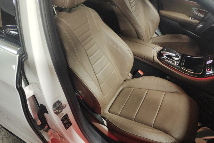 奔驰E级 2017款 E 320 L 运动型 4MATIC局部细节41