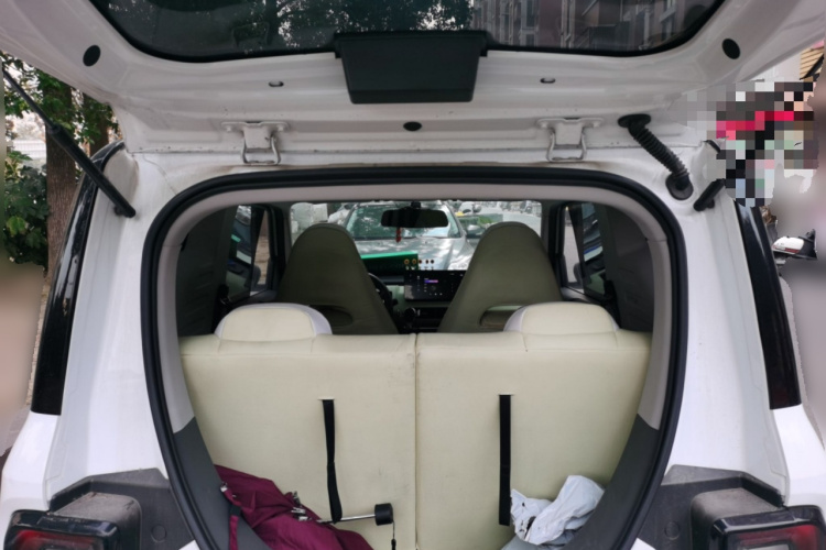 吉利银河 2023款 熊猫mini 新春版宝藏熊中控内饰23