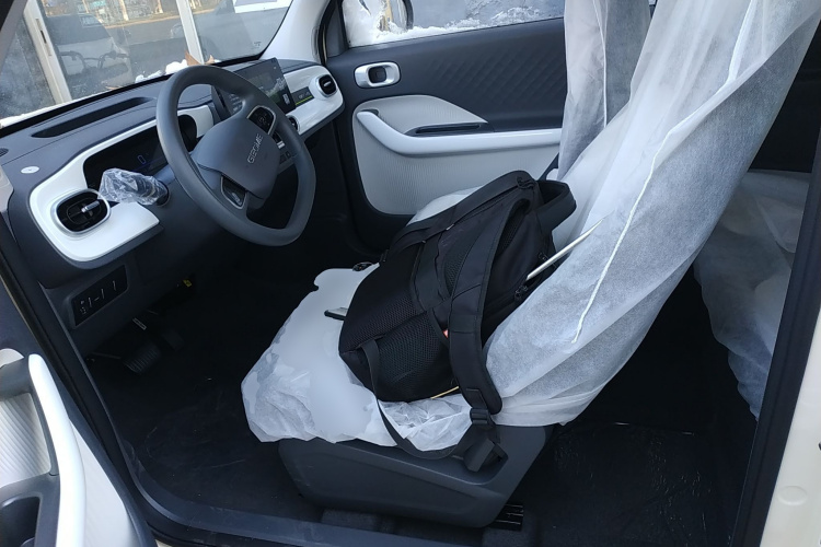 吉利银河 熊猫 2025款 210km 元气熊中控内饰19