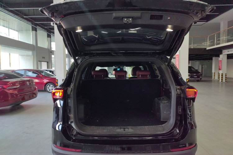 捷途X70 PLUS 2023款 1.5T DCT勇者PLUS 5座机舱底盘23