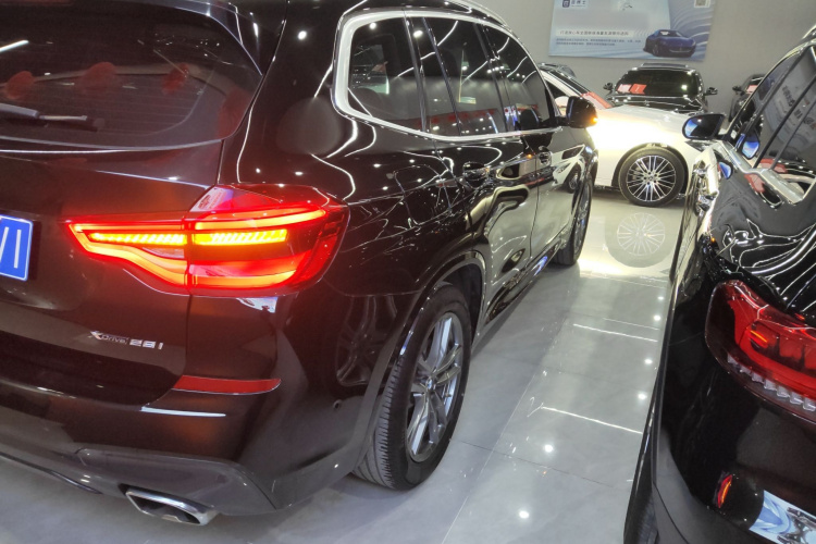 宝马X3 2020款  xDrive28i M运动套装车身外观9