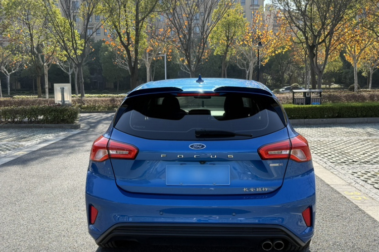 福特 福克斯 2020款 两厢 EcoBoost 180 自动锋潮型车身外观6006