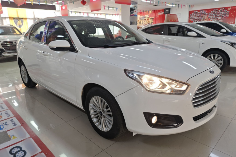 福特 福睿斯 2015款 1.5L 自动舒适型车身外观3