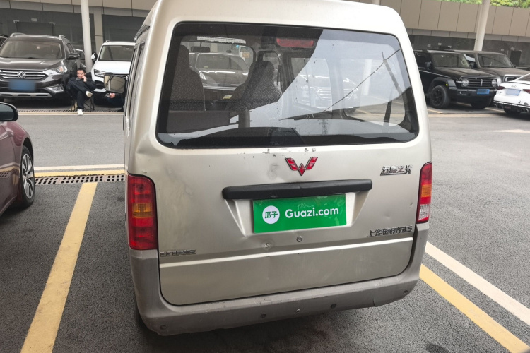 五菱汽车 五菱之光 2013款 1.0L 实用型车身外观6