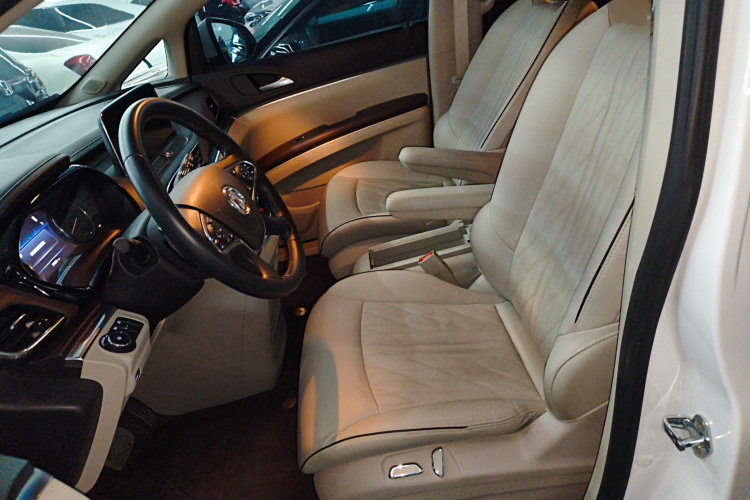 别克GL8 2022款 陆上公务舱 652T 豪华型局部细节19