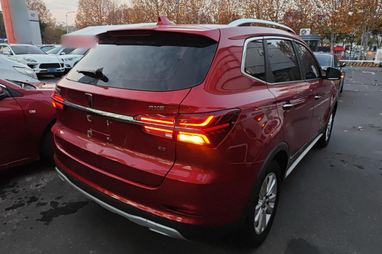 荣威RX5 2018款 20T 两驱自动旗舰版车身外观7