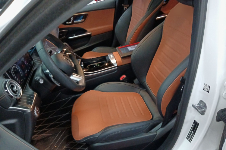 奔驰C级 2024款 C 260 L 运动版中控内饰19