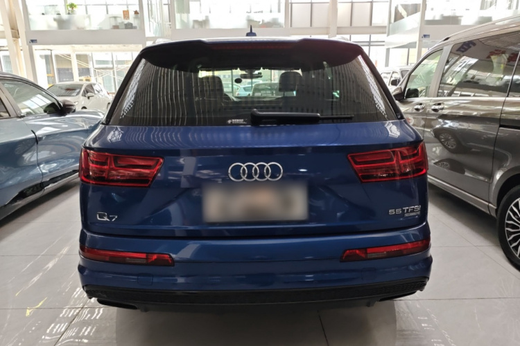 奥迪Q7 2016款 40 TFSI S line运动型车身外观6002