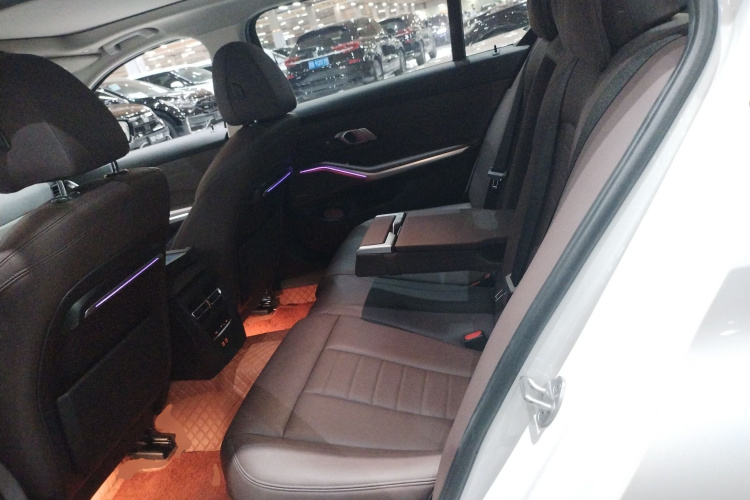 宝马3系 2021款 325Li M运动曜夜套装中控内饰21