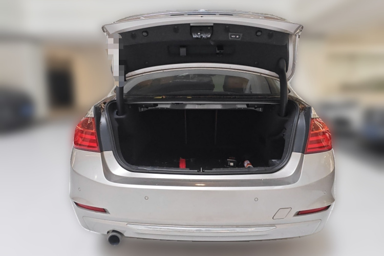 宝马3系 2014款 320Li 豪华设计套装局部细节23