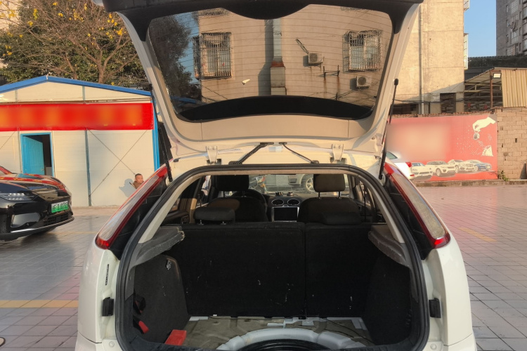 福特 福克斯 2013款 两厢经典 1.8L 手动基本型机舱底盘23