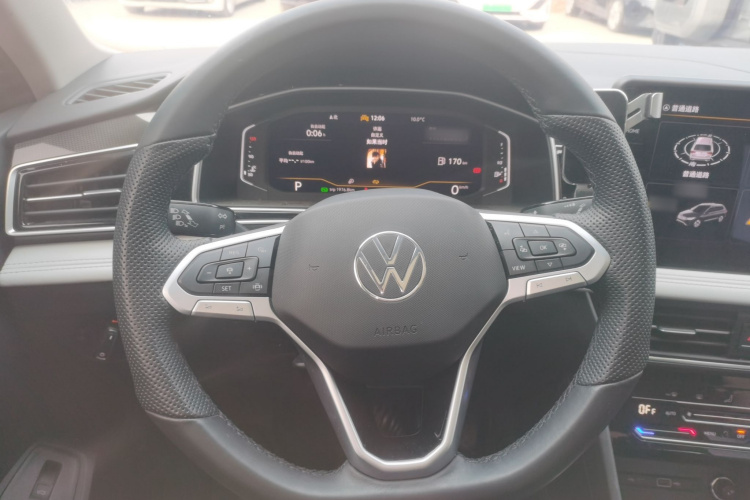 大众 途观L 2024款 330TSI 自动两驱智享版中控内饰13