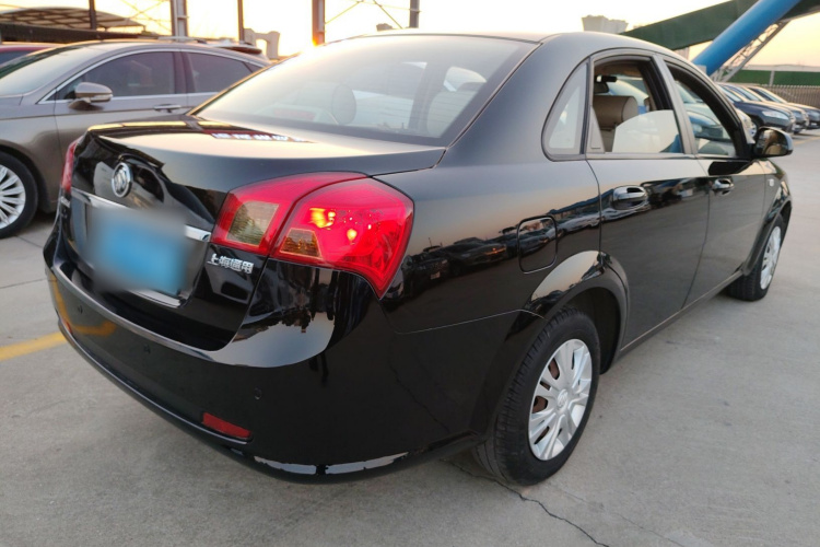 别克 凯越 2015款 1.5L 自动经典型车身外观7