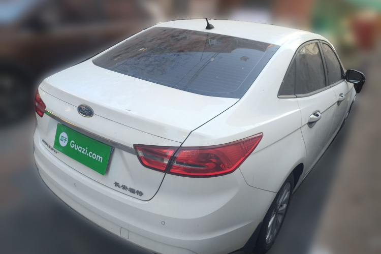 福特 福睿斯 2015款 1.5L 手动时尚型车身外观6005