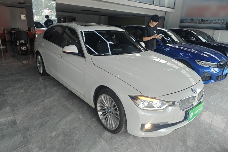 宝马3系 2018款 320Li 时尚型车身外观3