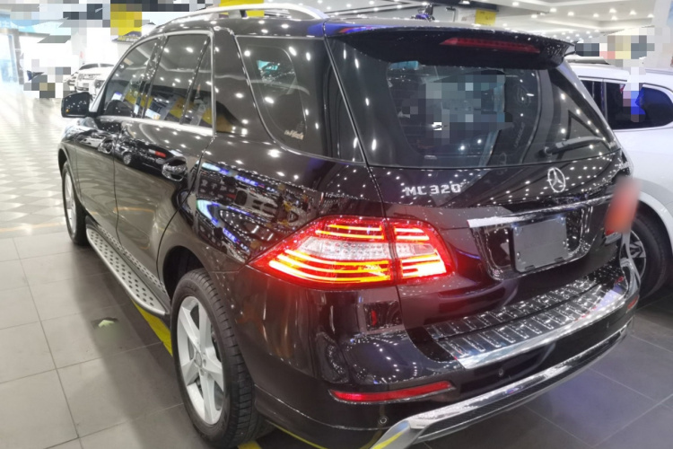 奔驰M级 2015款 ML 320 4MATIC车身外观6003