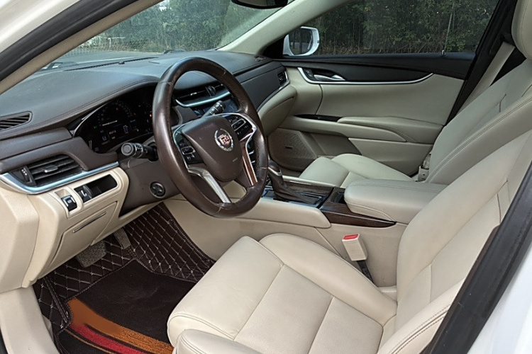 凯迪拉克XTS 2013款 28T 舒适型中控内饰7006