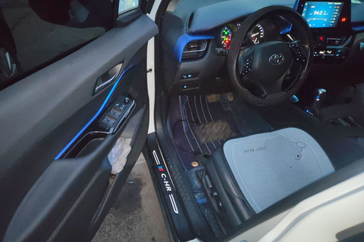 丰田C-HR 2021款 2.0L 豪华版中控内饰7003