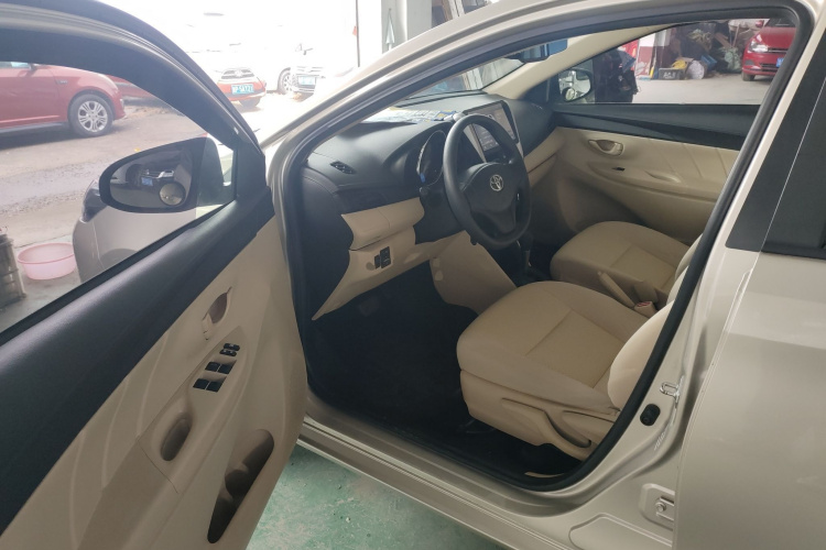 丰田 威驰FS 2017款 1.5L CVT锋驰版中控内饰20