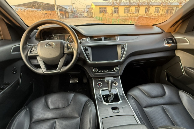 陆风X7 2016款 2.0T 全景尊贵版中控内饰7012