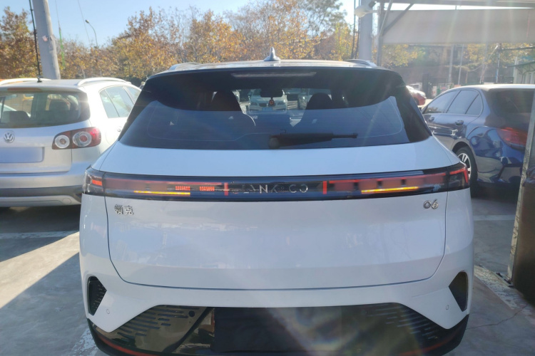 领克06 2025款 Renew 1.5T Halo车身外观6