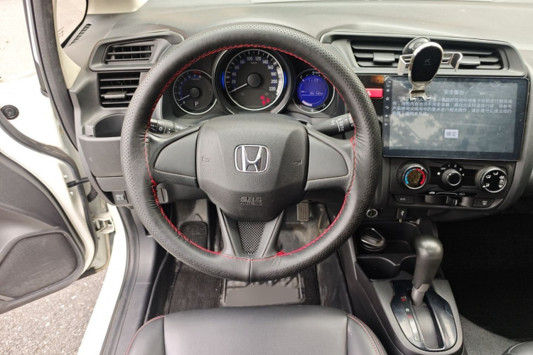 本田 飞度 2016款 1.5L LXS CVT舒适天窗版局部细节13