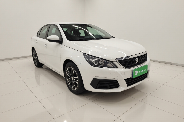 标致308 2016款 1.6L 手动时尚版车身外观3