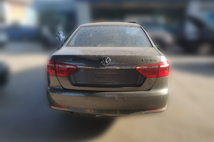 大众 朗逸 2013款 改款经典 1.6L 手动风尚版车身外观6