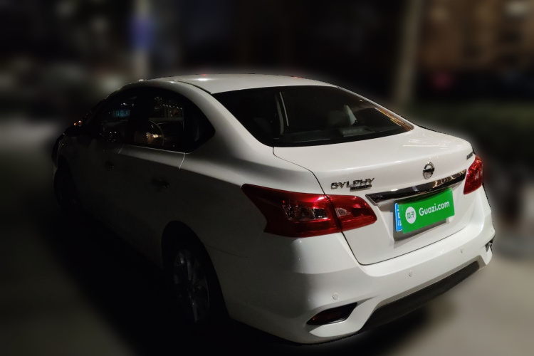 日产 轩逸 2024款 经典 1.6XE CVT舒适版车身外观5