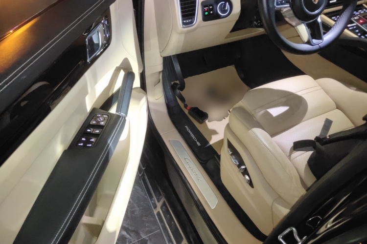 保时捷 2018款 Cayenne 3.0T中控内饰20