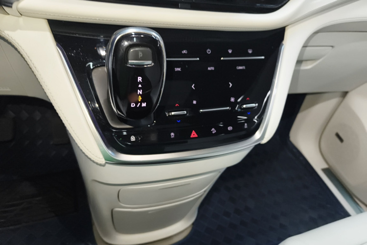 别克GL8 2020款 Avenir艾维亚 四座尊礼版局部细节18